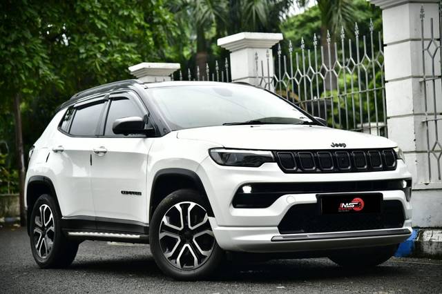 https://images10.gaadi.com/usedcar_image/4631896/original/processed_2b4ce5eb331e1e70539646aa09580435.jpg?imwidth=6400