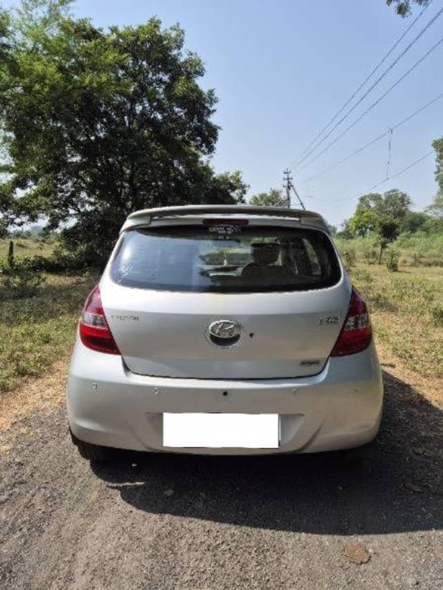 https://images10.gaadi.com/usedcar_image/4631903/original/processed_640ec600-cd02-424c-888d-b02c88aeaefb.jpg?imwidth=6401