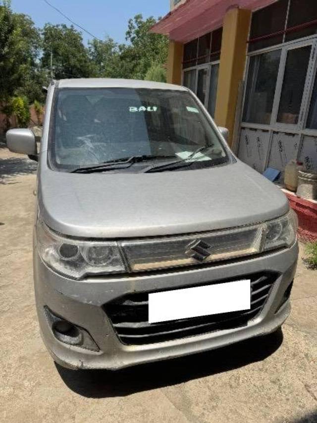 https://images10.gaadi.com/usedcar_image/4631907/original/processed_19e7ff15-a158-4898-bb91-760028b7a465.jpeg?imwidth=6400