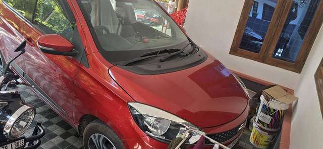 https://images10.gaadi.com/usedcar_image/4631913/original/processed_0a7ba990-7011-4f8b-a9d9-7286609bd353.jpg?imwidth=6401