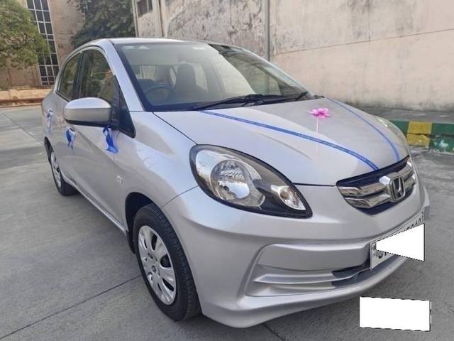 https://images10.gaadi.com/usedcar_image/4631915/original/processed_ddd079810f42066022b9aaad690d4b3a.jpg?imwidth=6400