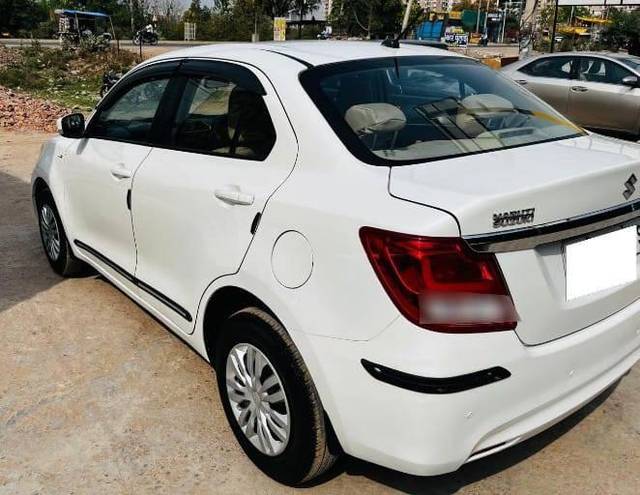 https://images10.gaadi.com/usedcar_image/4631920/original/processed_71562eaeb0fe4a2a9011b20bb3a7a749.jpg?imwidth=6402