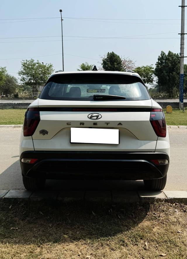 https://images10.gaadi.com/usedcar_image/4631924/original/processed_b50e7d4863abd6f502dbf44a540d074d.jpg?imwidth=6402