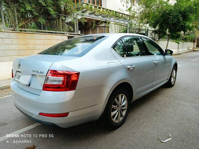 https://images10.gaadi.com/usedcar_image/4631927/original/processed_095ed6cbd2241e3994986611f065dd07.jpg?imwidth=6402