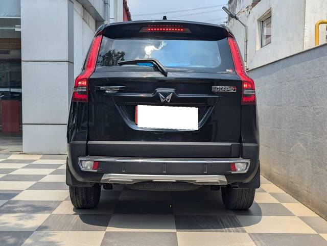 https://images10.gaadi.com/usedcar_image/4631931/original/processed_9f7b03320ed0dcdda4b9e2e659d7d4c2.jpg?imwidth=6402
