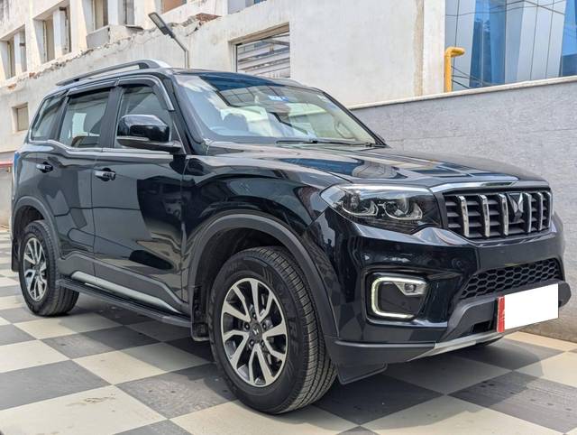 https://images10.gaadi.com/usedcar_image/4631931/original/processed_e191f604c145488cfa8a5cc04b81e6fd.jpg?imwidth=6400