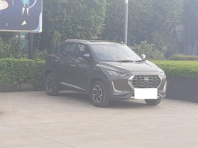 https://images10.gaadi.com/usedcar_image/4631933/original/processed_c957b7dd-43bb-458b-a49a-6716dcc271f5.jpeg?imwidth=6400