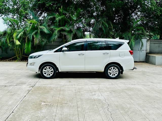 https://images10.gaadi.com/usedcar_image/4631944/original/161ad4a2700e06ee30d2c297761acb15.jpg?imwidth=6402