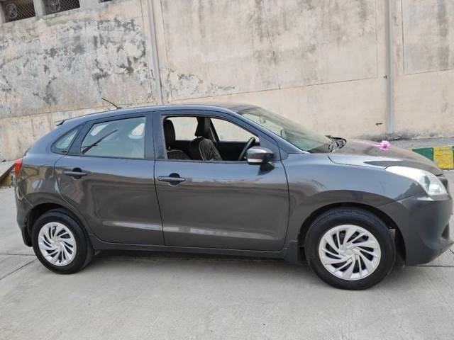https://images10.gaadi.com/usedcar_image/4631948/original/a1d0f7417cfcc57ef2c8bdd7e310deb7.jpg?imwidth=6401