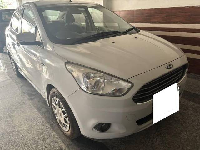 https://images10.gaadi.com/usedcar_image/4631950/original/processed_8e76a3bb-74c9-4086-ae51-fe01cd0e5b22.jpeg?imwidth=6401