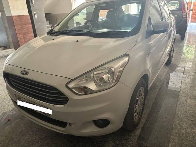 https://images10.gaadi.com/usedcar_image/4631950/original/processed_e9b71ec7-1b1e-40ca-bd24-d43258118927.jpeg?imwidth=6400