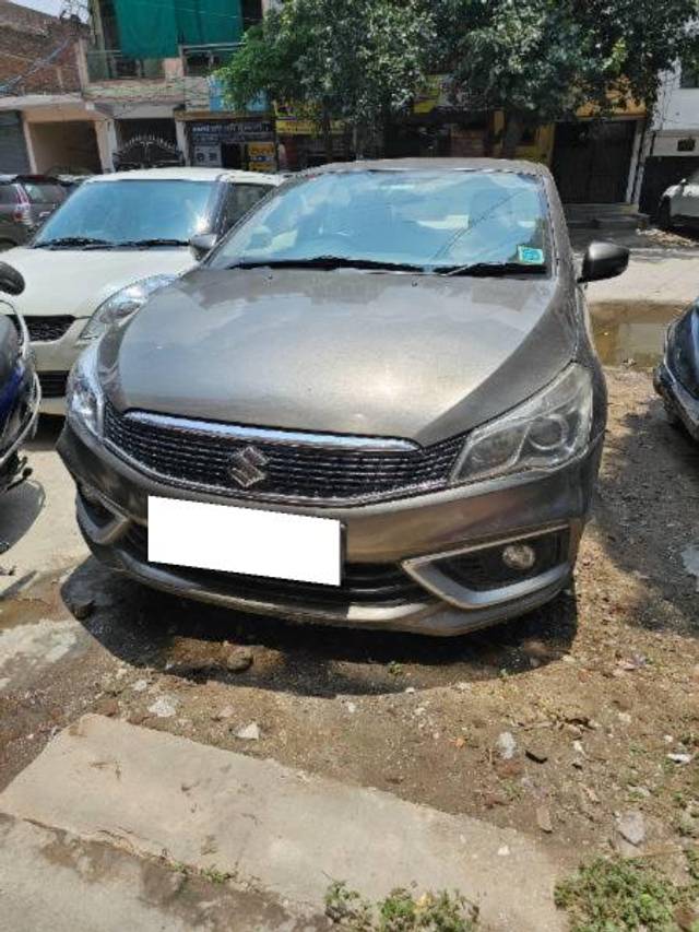https://images10.gaadi.com/usedcar_image/4631967/original/processed_92fa863a-d617-4abf-8dbb-42d67726db2d.jpg?imwidth=6401