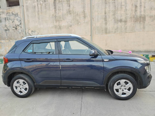 https://images10.gaadi.com/usedcar_image/4631968/original/edff387501ba1f7fe5149d71c2642006.png?imwidth=6401