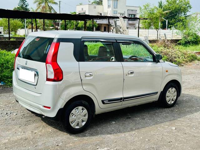 https://images10.gaadi.com/usedcar_image/4631970/original/processed_38171dbbf6ecb0394a61f5979a3beeba.jpg?imwidth=6401
