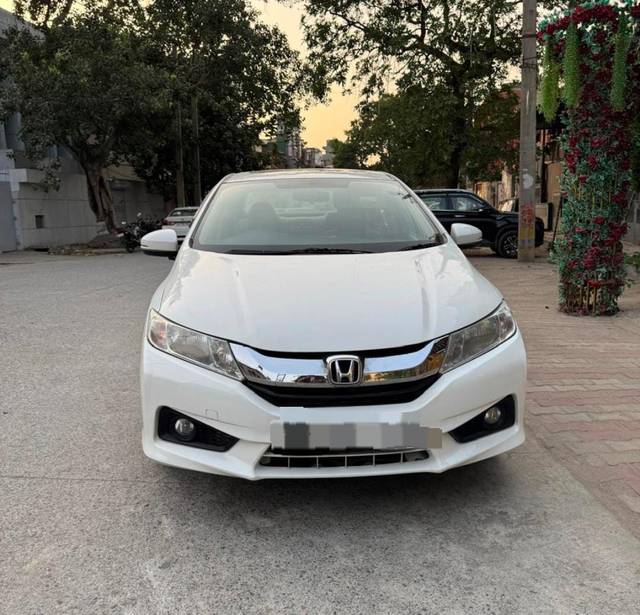 https://images10.gaadi.com/usedcar_image/4631978/original/3f298cad08fc545fd8d127eb1879df81.jpg?imwidth=6402