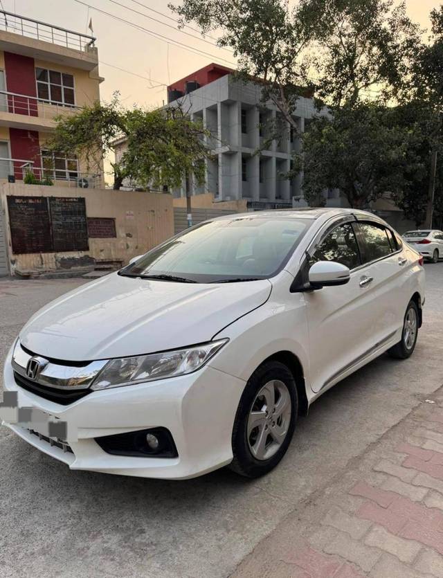 https://images10.gaadi.com/usedcar_image/4631978/original/processed_7e3657c64be94f5e6f9f372b3d7c39d0.jpg?imwidth=6400
