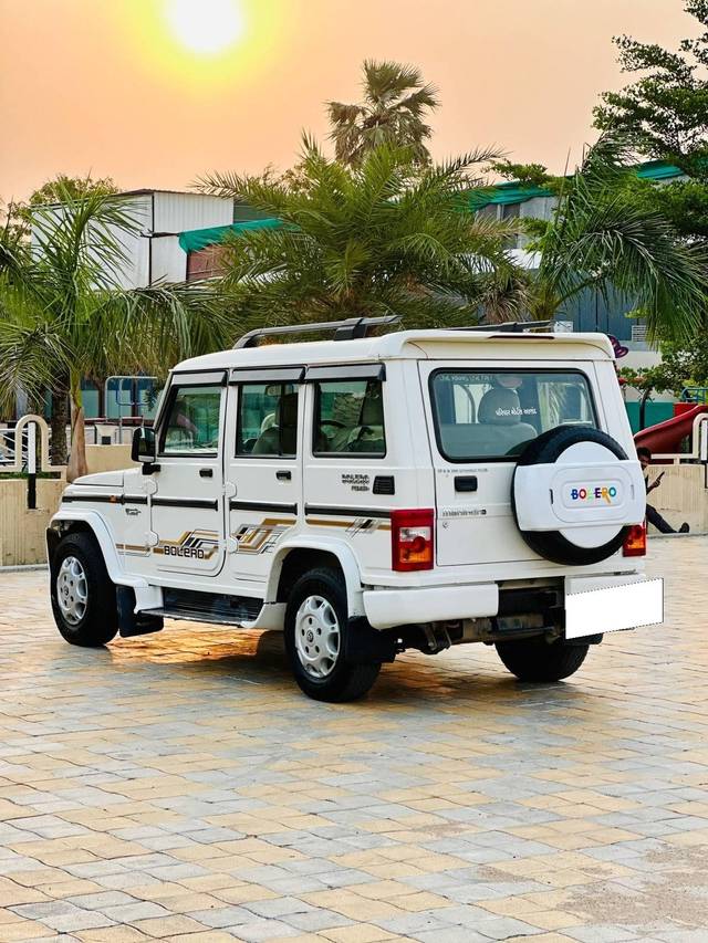 https://images10.gaadi.com/usedcar_image/4631980/original/processed_15d68559f0b55d255f5f5fa99cc1dc56.jpg?imwidth=6401