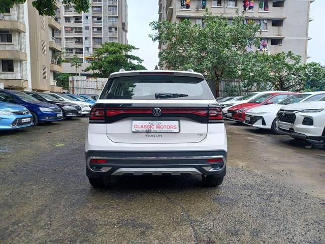https://images10.gaadi.com/usedcar_image/4631982/original/processed_ddb4beb662a07bb816b710e1e0329f88.jpeg?imwidth=6402