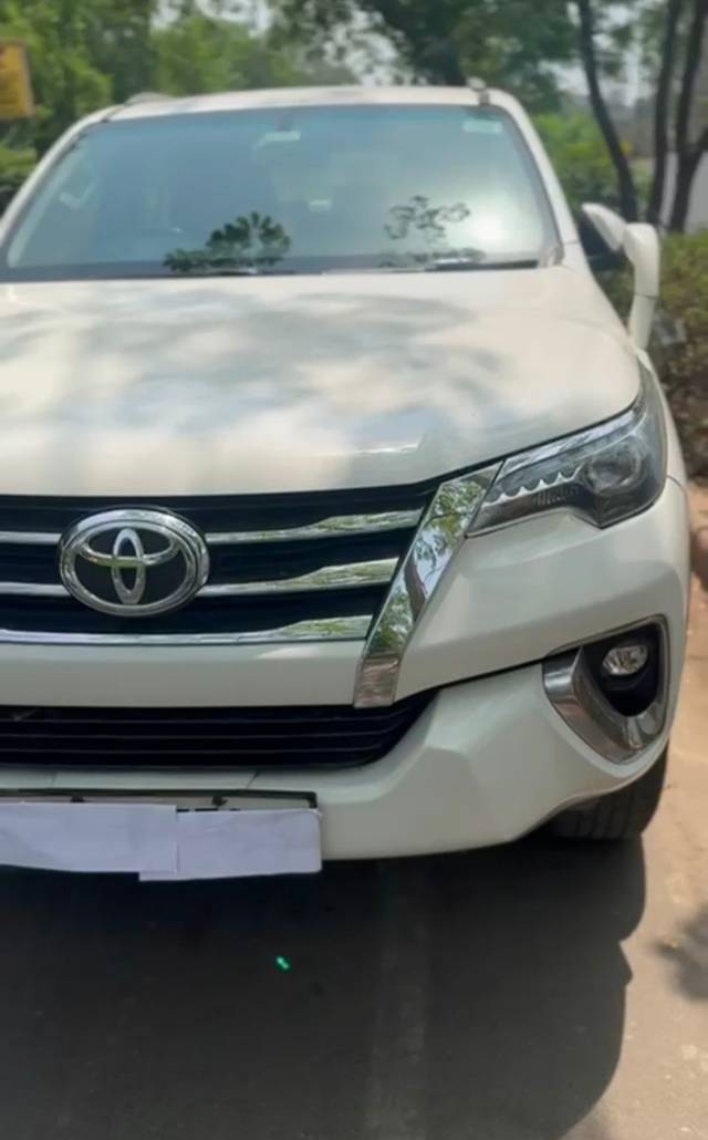https://images10.gaadi.com/usedcar_image/4631991/original/541592f02c5b3f14985852eb02afe28c.jpg?imwidth=6400