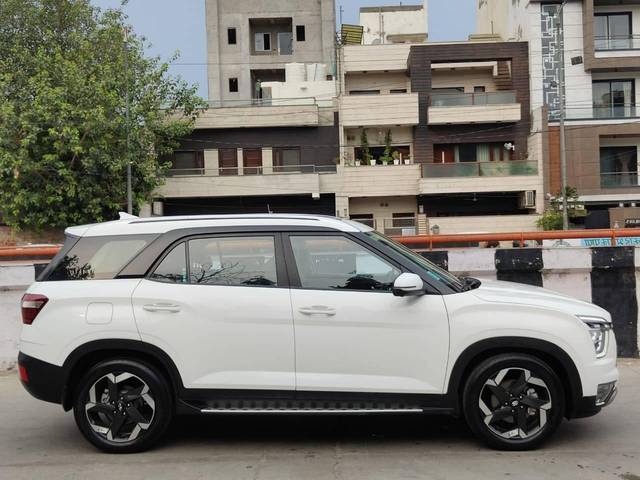 https://images10.gaadi.com/usedcar_image/4632025/original/processed_dbbccc3eb926dea79566e4c666849348.jpg?imwidth=6401
