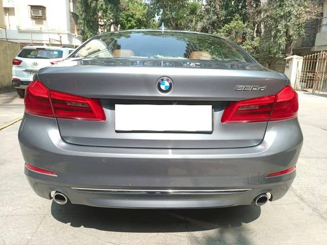 https://images10.gaadi.com/usedcar_image/4632026/original/processed_e18aff3e13ebfe8f2b534da118302e31.jpg?imwidth=6402