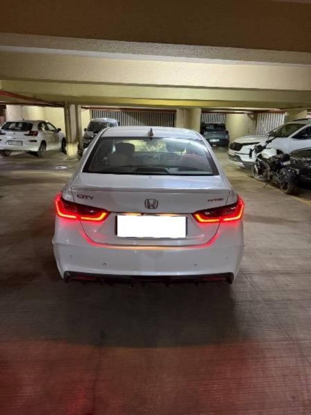 https://images10.gaadi.com/usedcar_image/4632030/original/processed_26192b02-56e7-42e5-acb4-03a4d0a6b604.jpeg?imwidth=6401