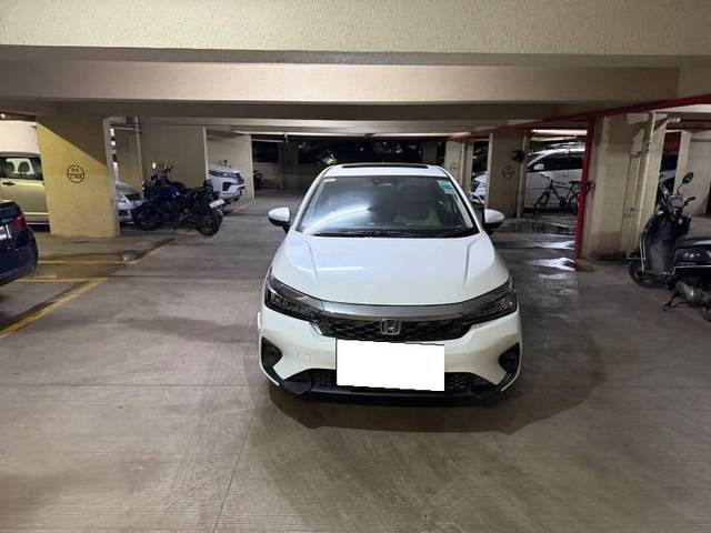 https://images10.gaadi.com/usedcar_image/4632030/original/processed_2681ddbd-2e78-4184-9742-c694d0854980.jpeg?imwidth=6402