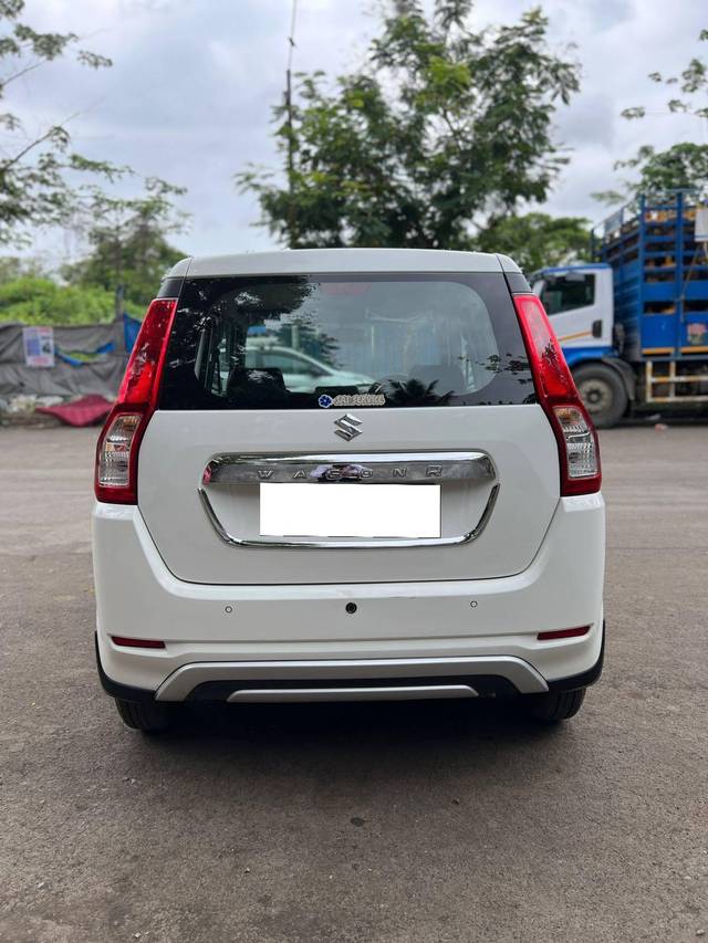 https://images10.gaadi.com/usedcar_image/4632032/original/processed_4f26529b-0497-4fdc-a798-ef701f719d86.jpg?imwidth=6401