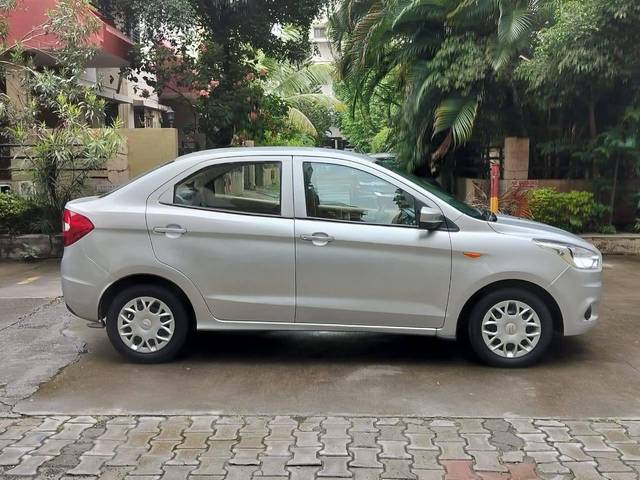 https://images10.gaadi.com/usedcar_image/4632036/original/processed_c49d283eb33455ab151640ad1181e652.jpg?imwidth=6401