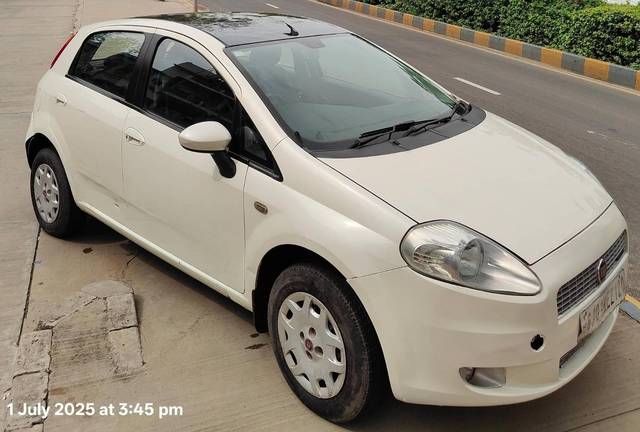 https://images10.gaadi.com/usedcar_image/4632045/original/processed_24c47b00590954326c4d0a80763fdd27.jpg?imwidth=6400