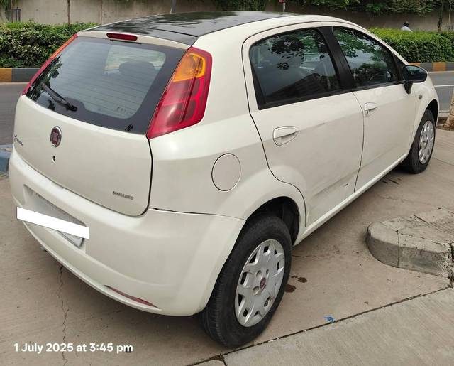 https://images10.gaadi.com/usedcar_image/4632045/original/processed_9ac701cca7b28bad22f34696f8a80566.jpg?imwidth=6401