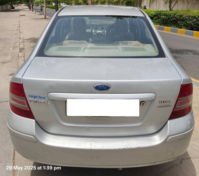 https://images10.gaadi.com/usedcar_image/4632057/original/processed_aedab5d4fe48dec1cbb9e5c9c6f05743.jpg?imwidth=6402