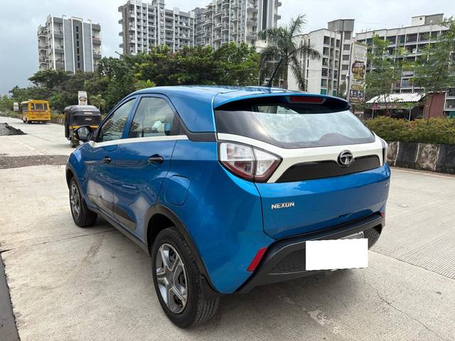 https://images10.gaadi.com/usedcar_image/4632061/original/processed_f923df58-ffa5-41d9-b05c-c30ddc81f4e8.jpg?imwidth=6401