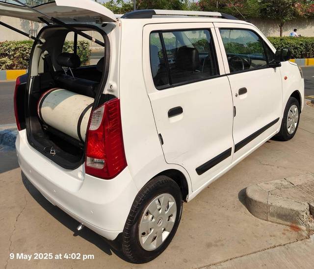 https://images10.gaadi.com/usedcar_image/4632069/original/processed_75124bd1fc3efb0a43b5ea8a4bfad7d3.jpg?imwidth=6402