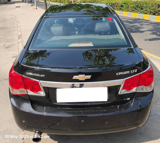https://images10.gaadi.com/usedcar_image/4632085/original/processed_e9975eb165ed768d68f2e0c8539fab4a.jpg?imwidth=6402