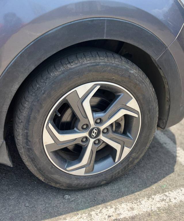 https://images10.gaadi.com/usedcar_image/4632097/original/02585c282c65cca973fe49c605fa9adf.jpeg?imwidth=6402