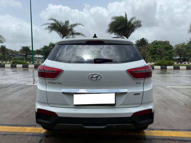 https://images10.gaadi.com/usedcar_image/4632102/original/processed_c6266e57-d3af-47b5-b445-c69d54ffb004.jpg?imwidth=6402