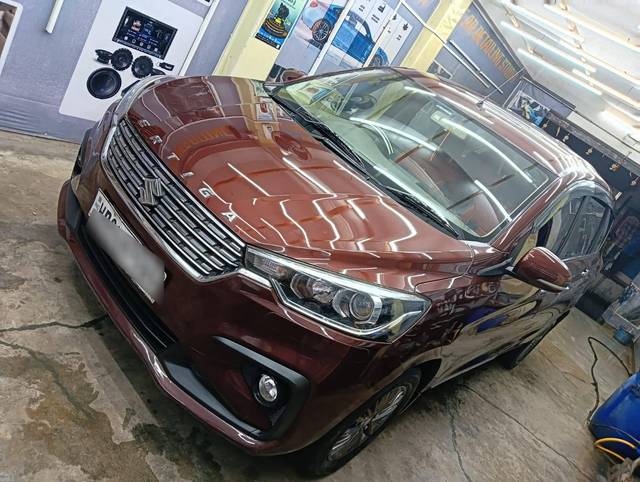 https://images10.gaadi.com/usedcar_image/4632117/original/processed_f05f71b2770fdae8342a92bdb8be1399.jpg?imwidth=6402