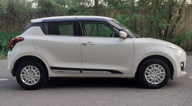 https://images10.gaadi.com/usedcar_image/4632124/original/processed_3384baf8bb3fe240f02788df72435e05.jpg?imwidth=6401