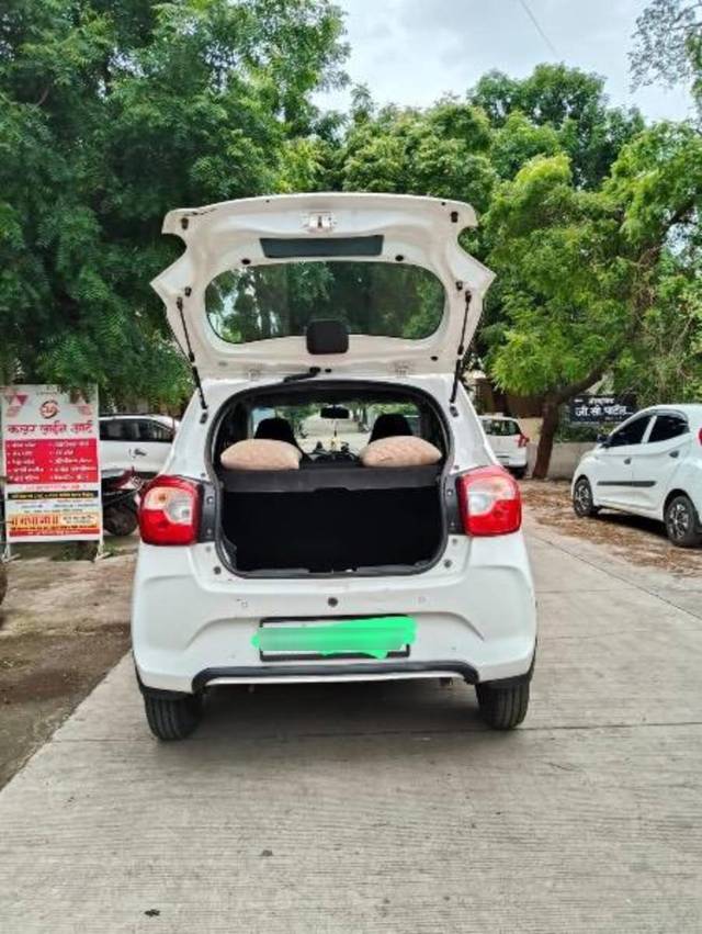 https://images10.gaadi.com/usedcar_image/4632126/original/processed_d9f870ea-2c1b-49ca-a382-7957d6ff1413.jpeg?imwidth=6401