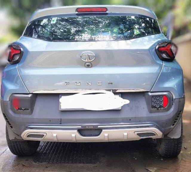https://images10.gaadi.com/usedcar_image/4632141/original/processed_de2fac3b-08ac-4586-aac5-f1e1ba2dea15.jpg?imwidth=6401