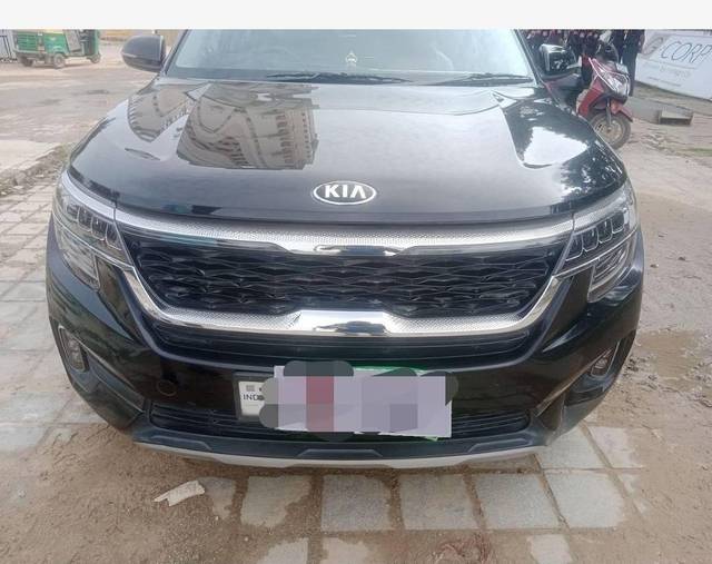 https://images10.gaadi.com/usedcar_image/4632184/original/processed_5bd08c08-af01-4aa9-93ee-d500448bca76.jpg?imwidth=6400