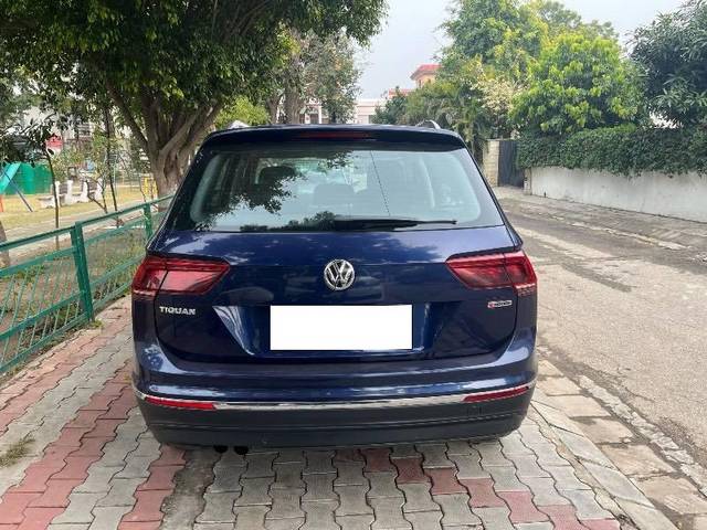 https://images10.gaadi.com/usedcar_image/4632187/original/processed_4d5de486-6170-48f7-aa73-bf6e691cf3bd.jpeg?imwidth=6402