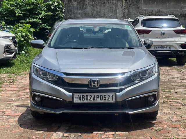 https://images10.gaadi.com/usedcar_image/4632197/original/processed_1077e98570269e7dd8bd199f303c6851.jpg?imwidth=6402