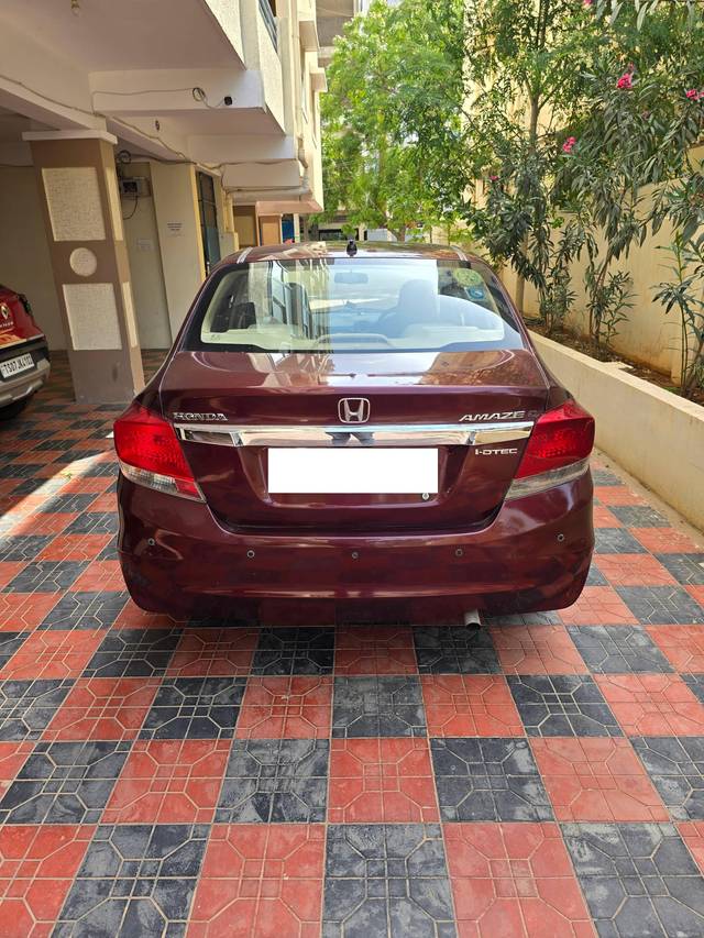https://images10.gaadi.com/usedcar_image/4632200/original/processed_fb328283-2636-4656-a28d-6333382617a7.jpg?imwidth=6401