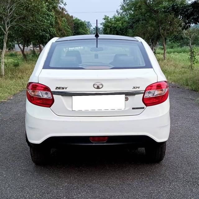 https://images10.gaadi.com/usedcar_image/4632204/original/processed_5b38b600d8173389edd93965a1e77e10.jpg?imwidth=6402