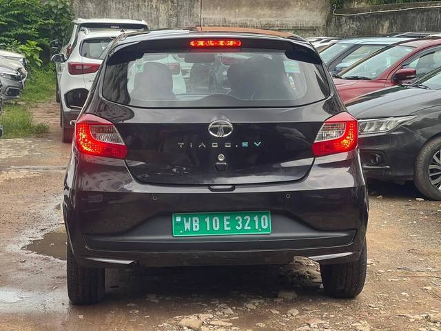 https://images10.gaadi.com/usedcar_image/4632205/original/processed_4eb29f377dab7c9fa6348b1cd9f79985.jpg?imwidth=6401