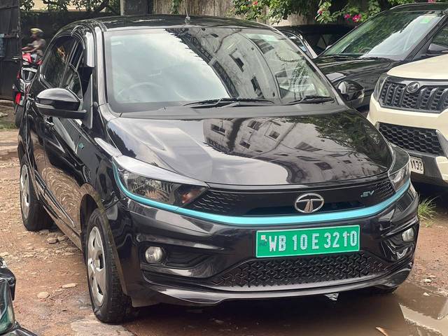 https://images10.gaadi.com/usedcar_image/4632205/original/processed_be4c5b1c53c258c9fb784b2d08c6e310.jpg?imwidth=6400