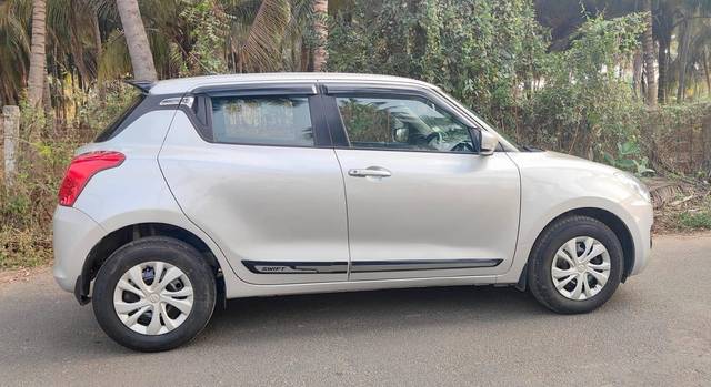 https://images10.gaadi.com/usedcar_image/4632209/original/processed_e25aa7ccd7d21d6bef0428cd63400e97.jpg?imwidth=6401
