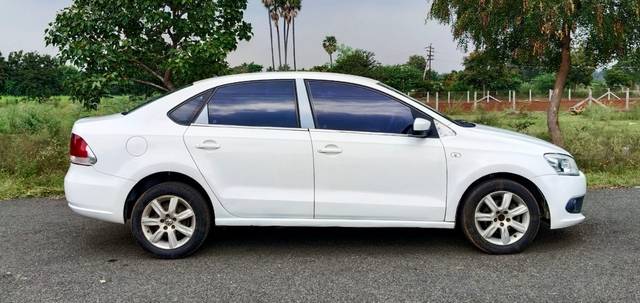 https://images10.gaadi.com/usedcar_image/4632214/original/5fb903de0d9ed58c91cb3b47de4f6202.jpg?imwidth=6401
